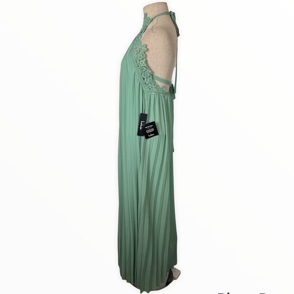 NEW LULUS size small Encinitas Sage Green Lace Pleated Halter Maxi Dress - Picture 5 of 10
